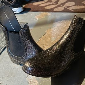 Sparkly report rain boots